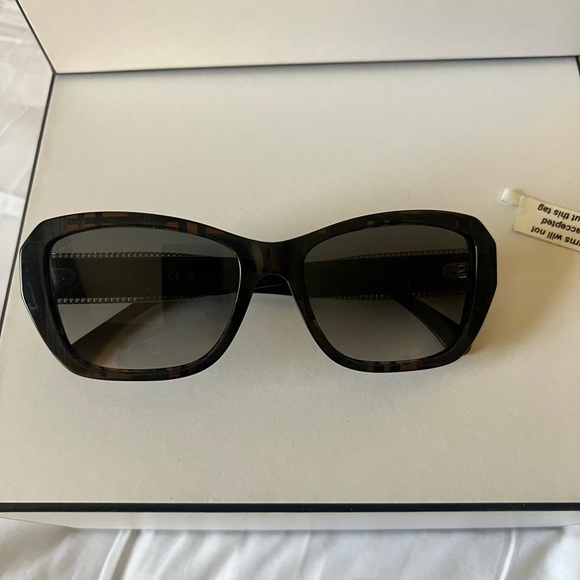 Authenticic Chanel Butterfly Sunglasses - Picture 2 of 14